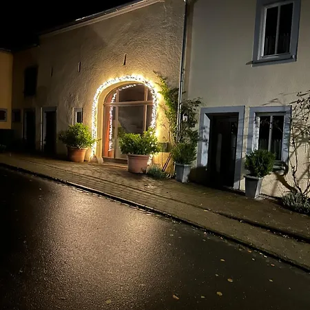 Am Schloss Holiday home *